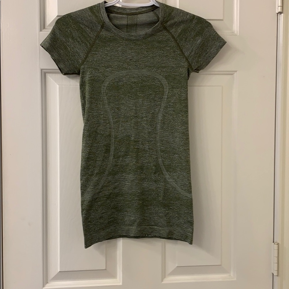 Lululemon swiftly T-shirt